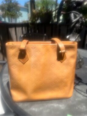 Louis Vuitton Caramel Vernis Patent Leather Houston Embossed Tote pink interior